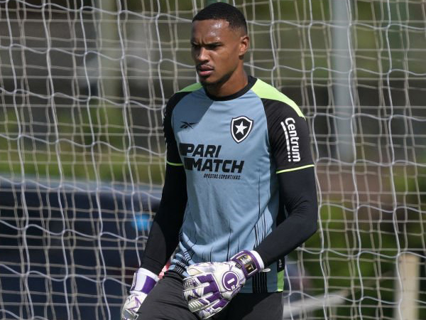 West Ham Terus Upayakan Transfer Kiper Botafogo, John Victor
